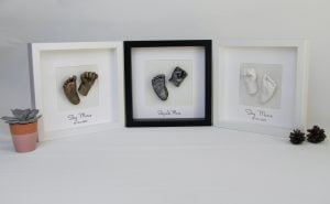 Hand och fotavtryck på bebis