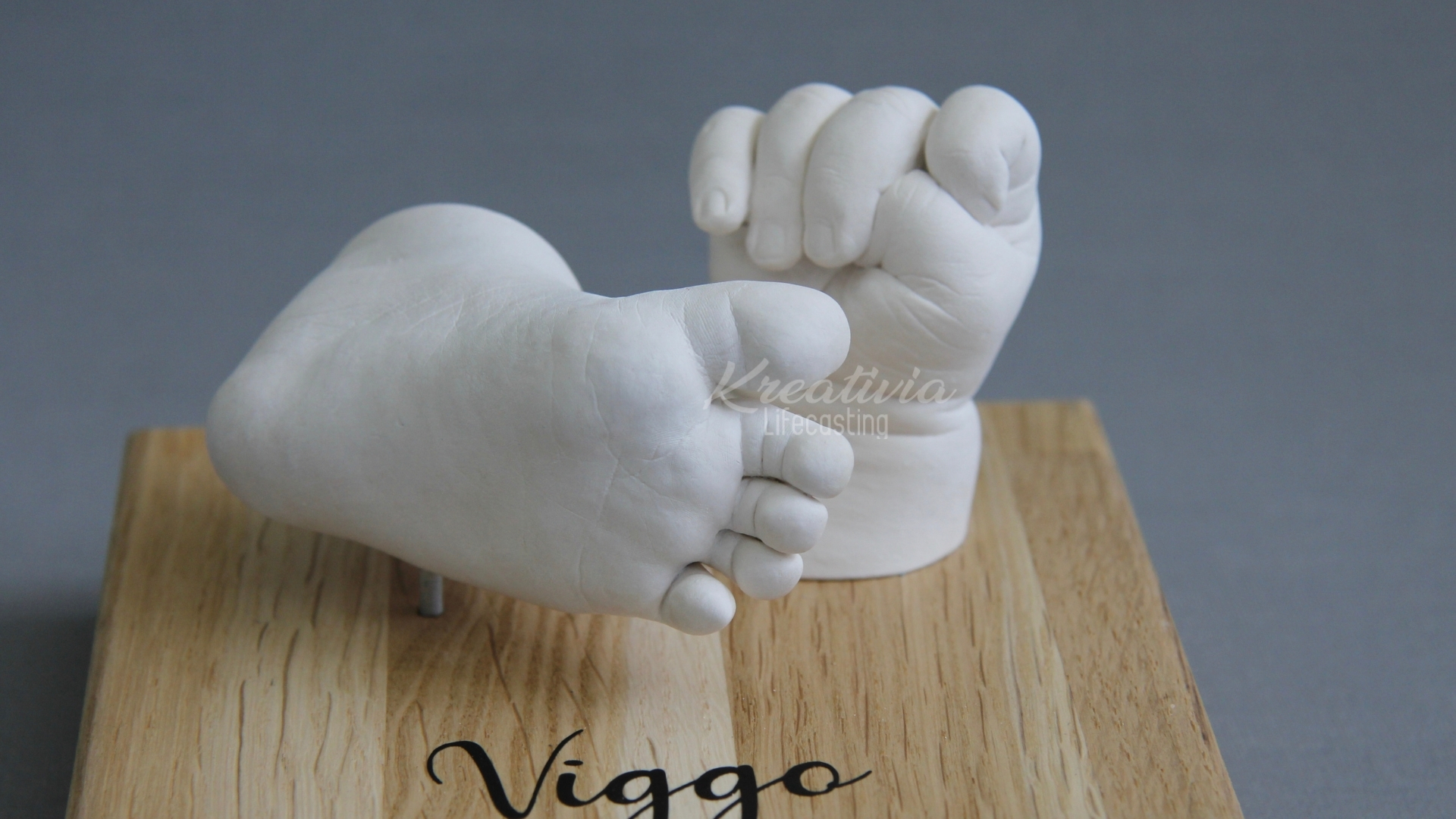 Hand och fotavgjutning bebis monterad