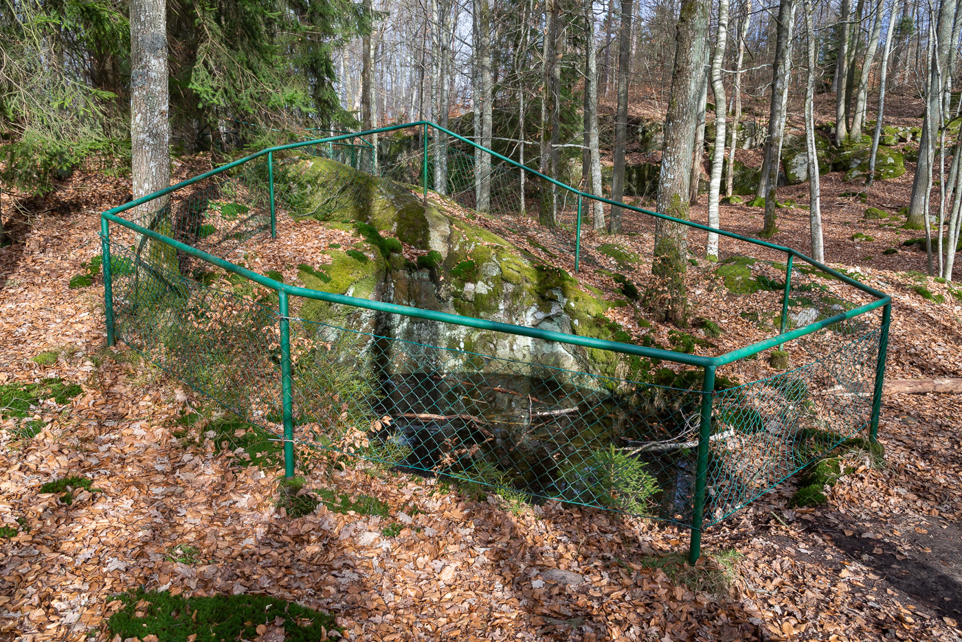 Tararps jättegrytor