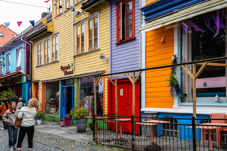 Färggranna hus på Ovre Holmegade i Stavanger